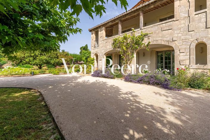 Image No.8-8 Bed House for sale