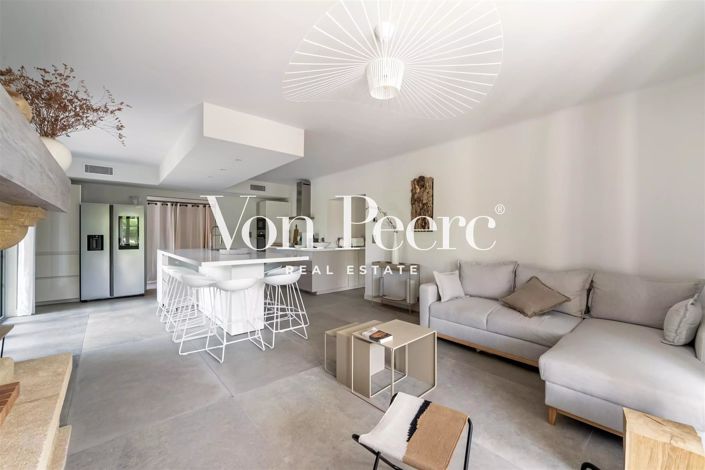 Image No.9-8 Bed House for sale