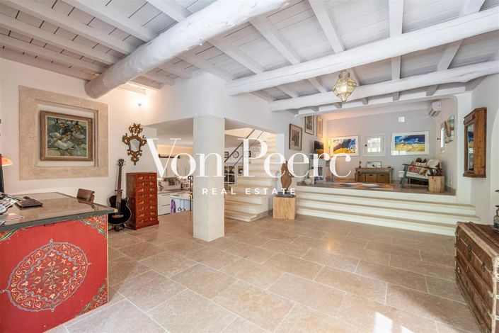 Image No.21-5 Bed House for sale