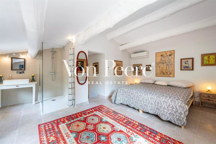 Image No.7-5 Bed House for sale