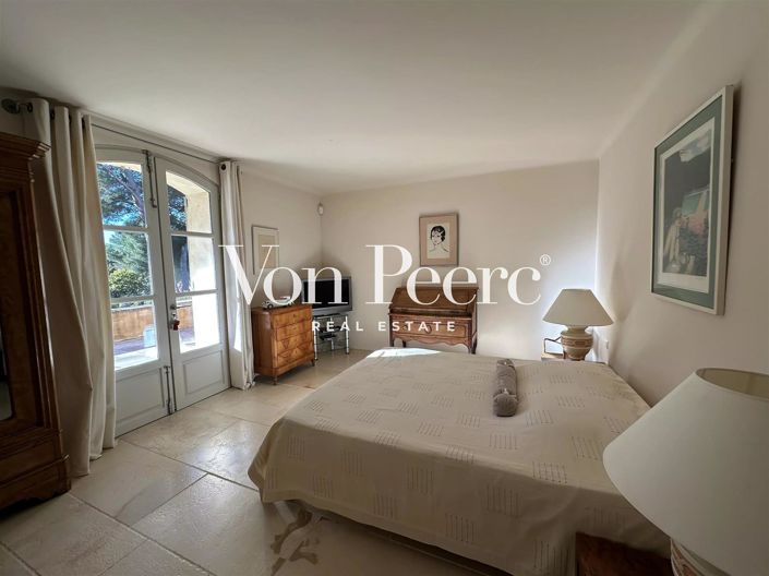 Image No.10-6 Bed House for sale