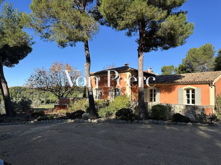 Image No.19-6 Bed House for sale