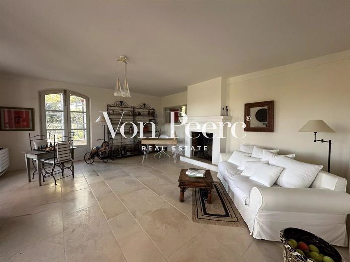 Image No.5-6 Bed House for sale