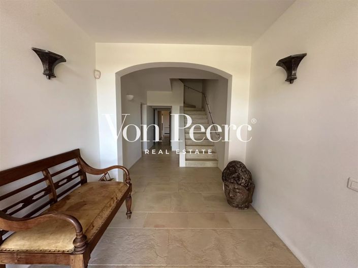 Image No.8-6 Bed House for sale