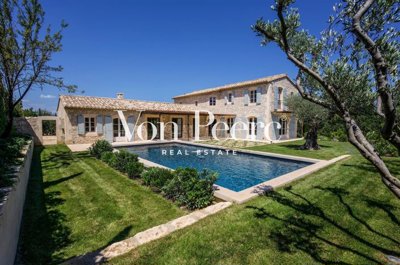 1 - Eygalières, House