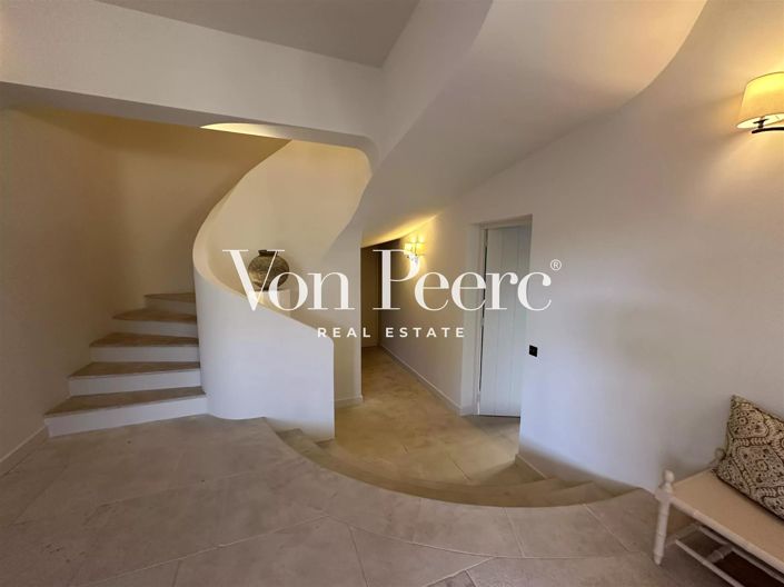 Image No.8-4 Bed House for sale