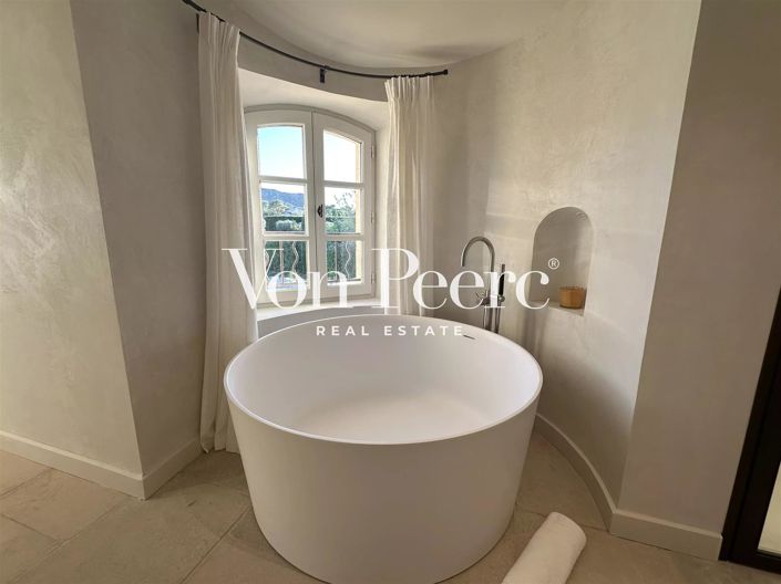 Image No.9-4 Bed House for sale