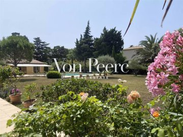 1 - Rochefort-du-Gard, House