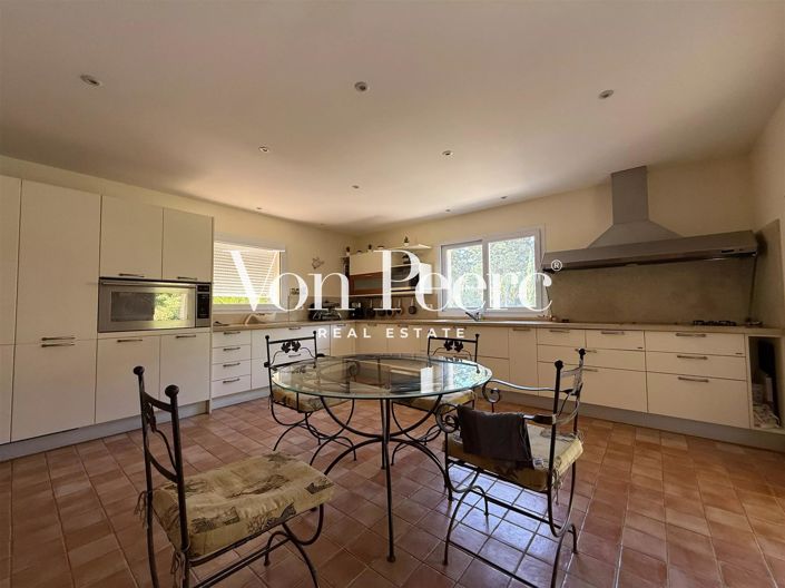 Image No.5-5 Bed House for sale