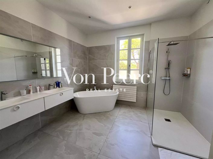 Image No.12-6 Bed House for sale