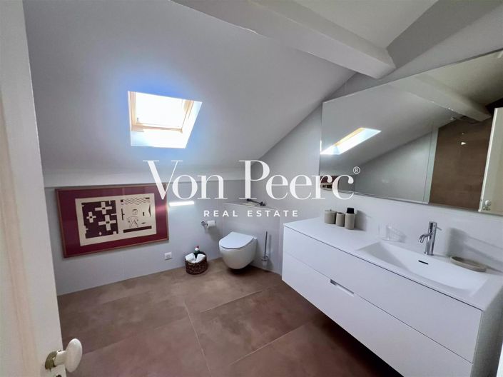 Image No.18-6 Bed House for sale