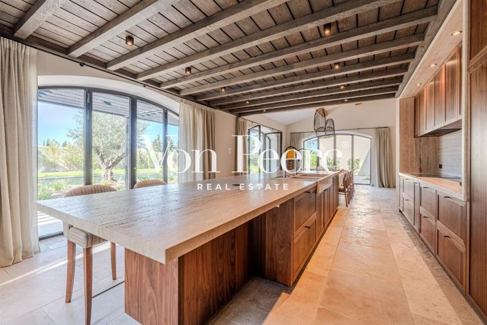 Image No.12-6 Bed House for sale