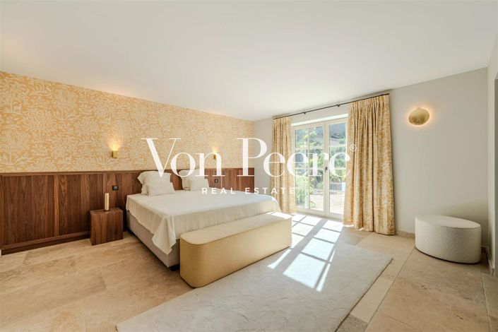 Image No.19-6 Bed House for sale