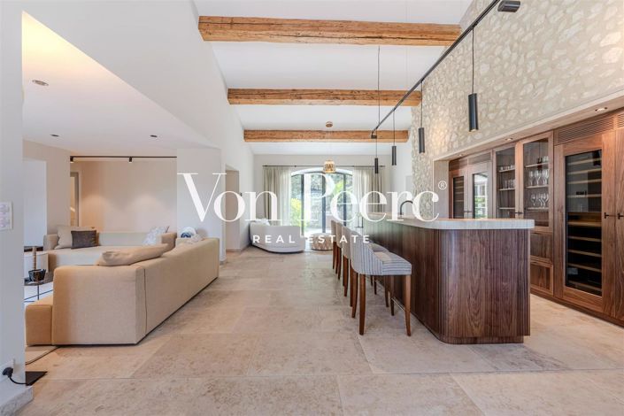 Image No.9-6 Bed House for sale