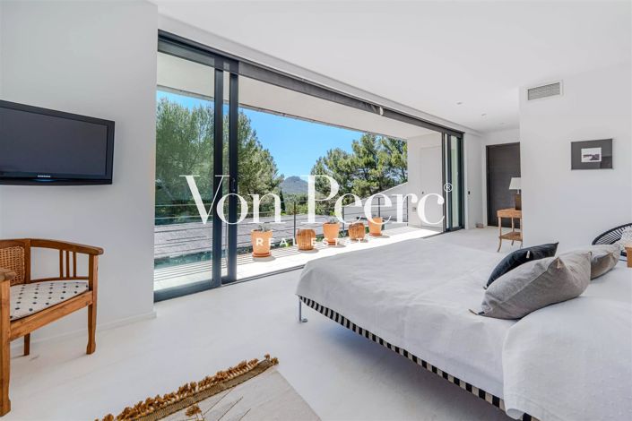 Image No.8-4 Bed House for sale