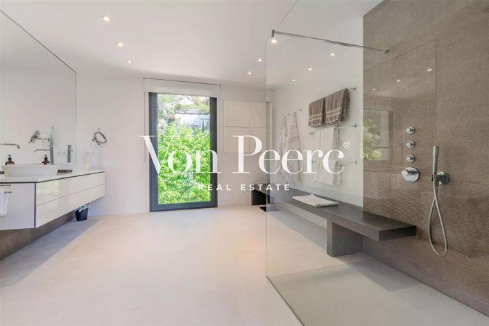 Image No.9-4 Bed House for sale