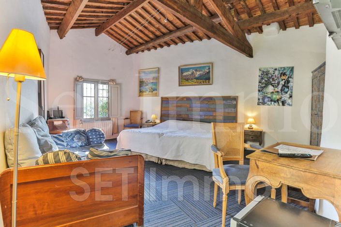 Image No.6-5 Bed House for sale