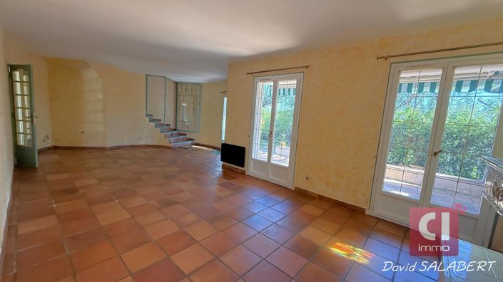 Image No.3-3 Bed House for sale