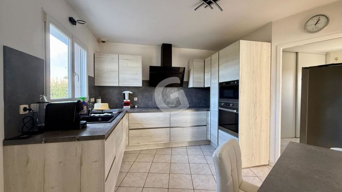 Image No.10-3 Bed House for sale