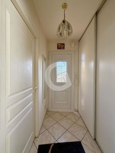 Image No.6-3 Bed House for sale