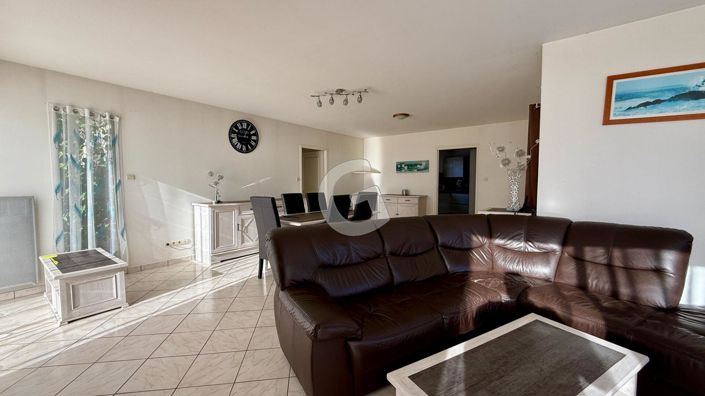 Image No.7-3 Bed House for sale