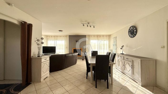 Image No.8-3 Bed House for sale