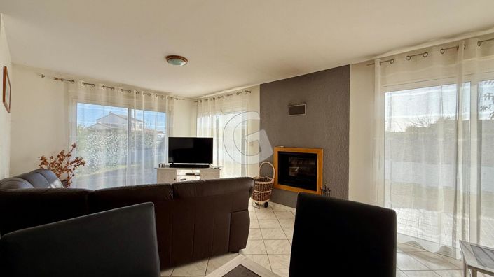 Image No.9-3 Bed House for sale