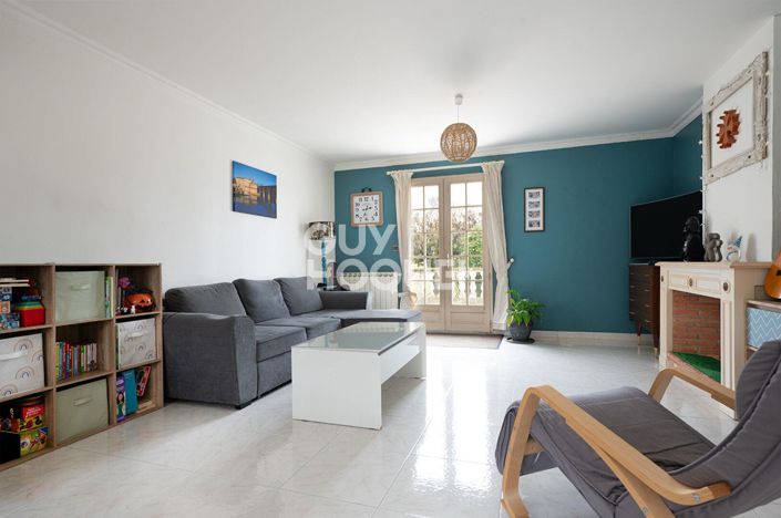 Image No.2-3 Bed House for sale