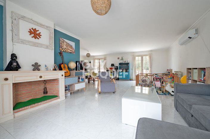 Image No.3-3 Bed House for sale