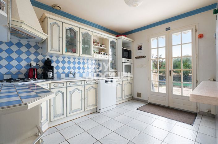 Image No.6-3 Bed House for sale