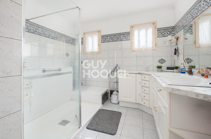 Image No.7-3 Bed House for sale