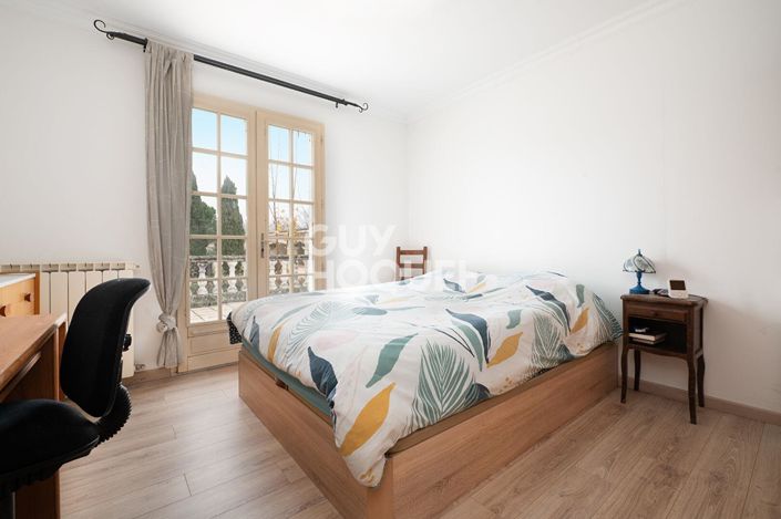 Image No.9-3 Bed House for sale