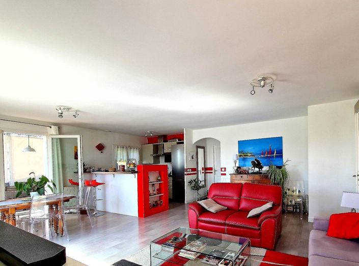 Image No.2-4 Bed House for sale