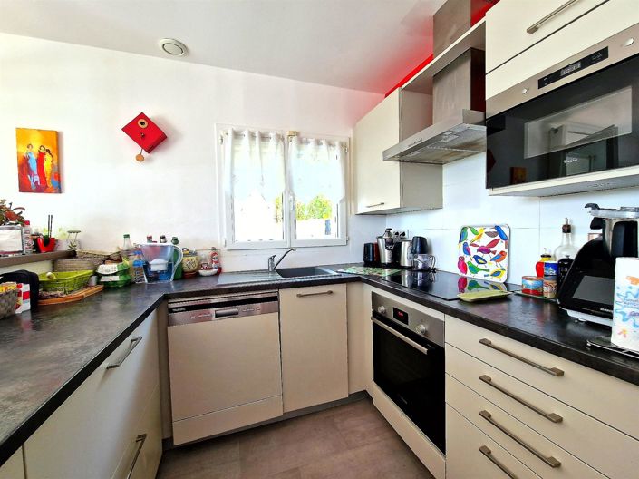 Image No.4-4 Bed House for sale