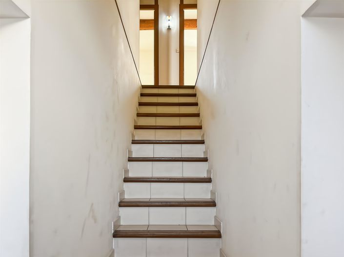 Image No.12-3 Bed House for sale