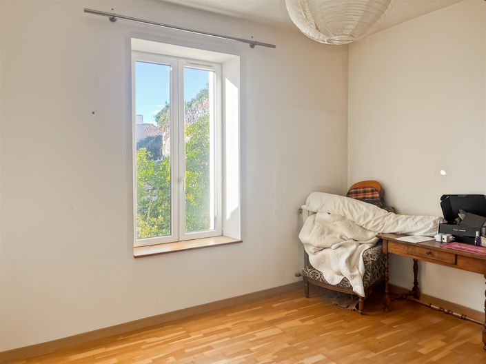 Image No.15-3 Bed House for sale