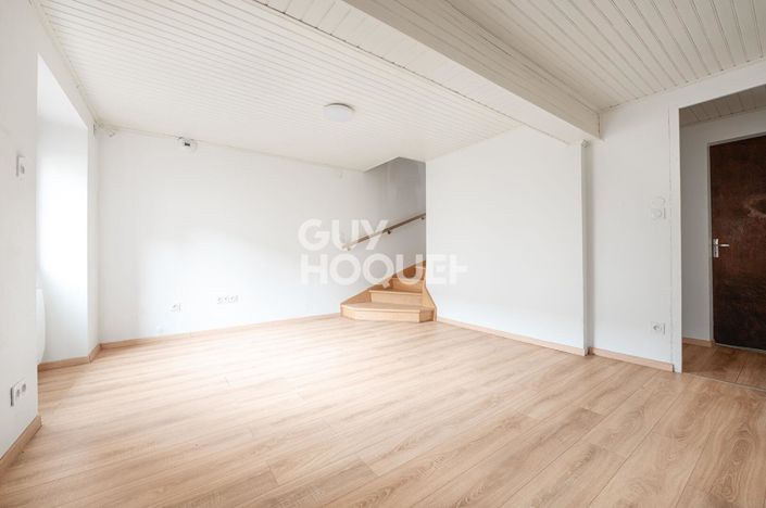 Image No.5-2 Bed House for sale