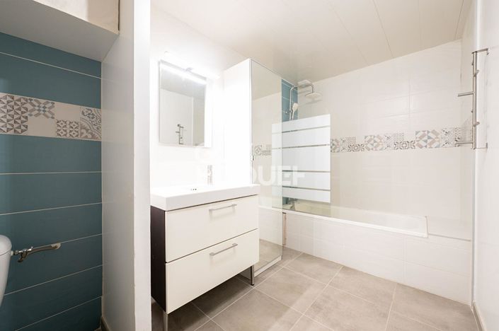 Image No.8-2 Bed House for sale