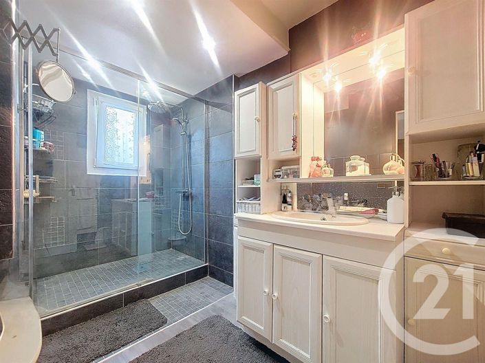 Image No.7-5 Bed House for sale