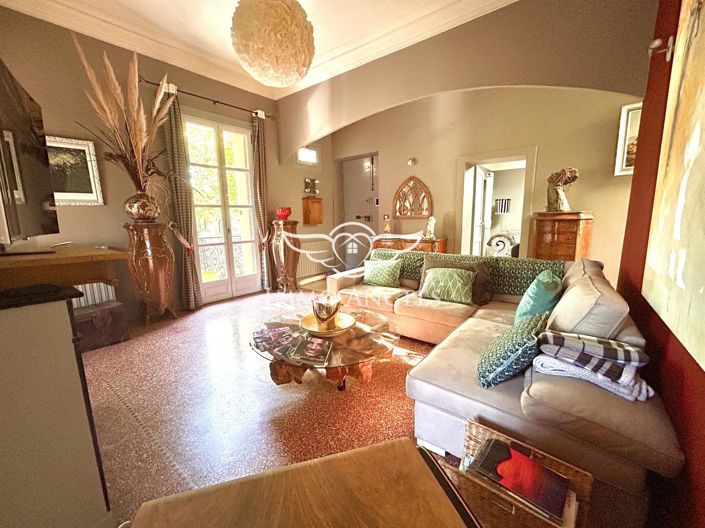 Image No.4-6 Bed Property for sale