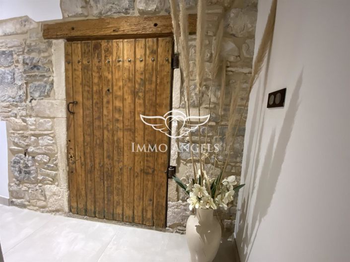 Image No.9-6 Bed Property for sale