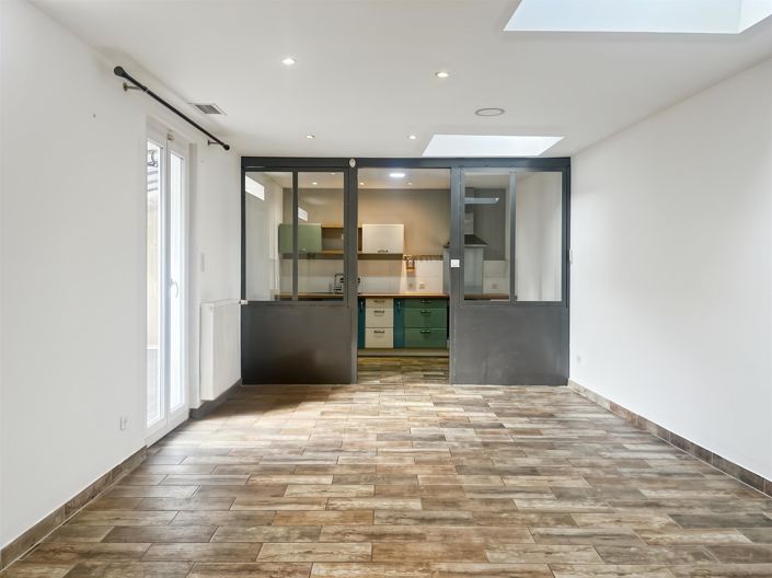 Image No.1-5 Bed House for sale