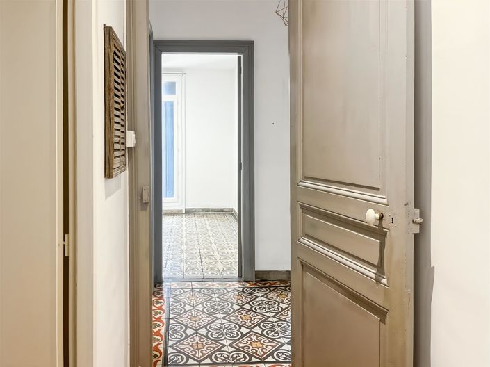 Image No.11-5 Bed House for sale