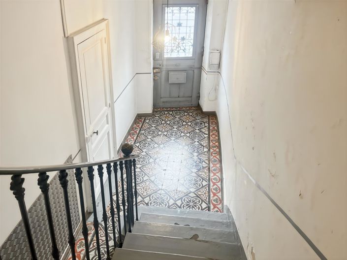 Image No.17-5 Bed House for sale