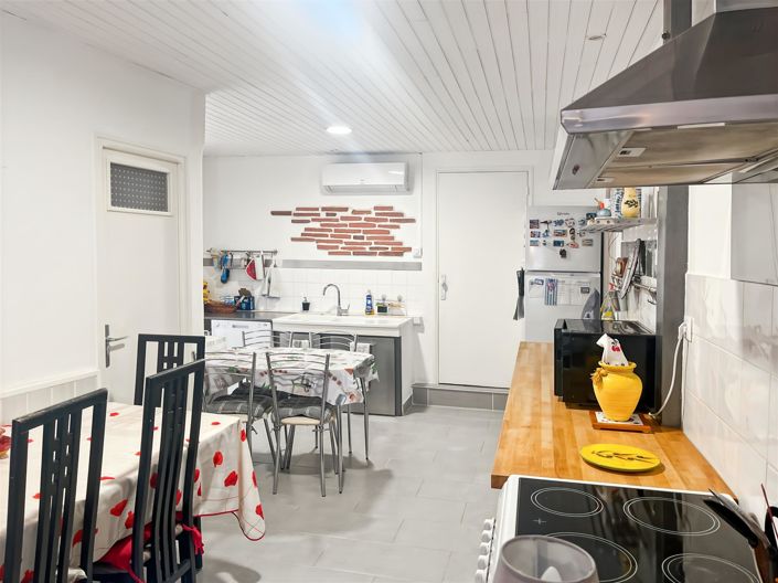 Image No.20-5 Bed House for sale