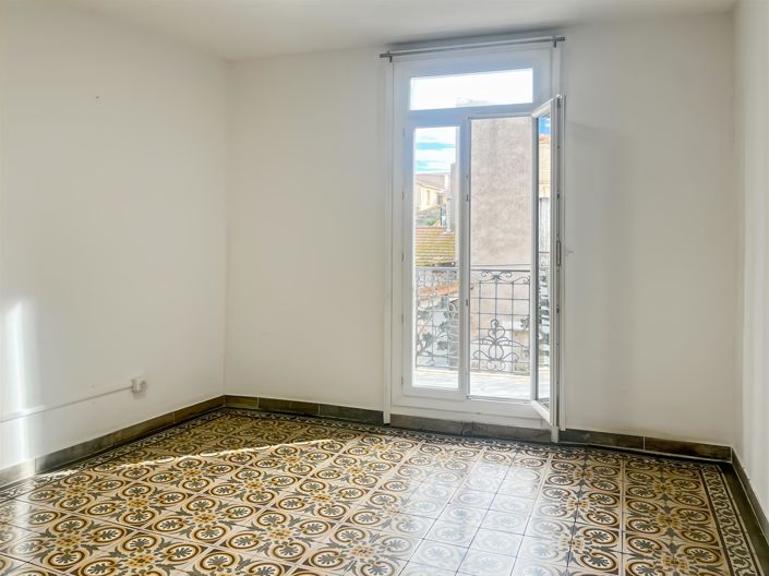 Image No.8-5 Bed House for sale