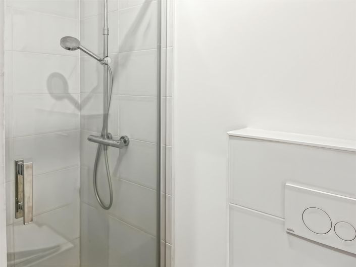 Image No.8-1 Bed House for sale