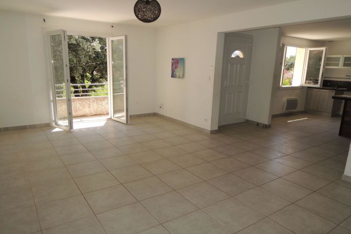 Image No.4-5 Bed House for sale