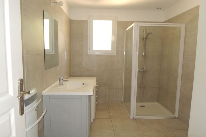 Image No.9-5 Bed House for sale