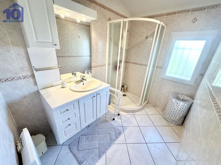 Image No.9-3 Bed House for sale